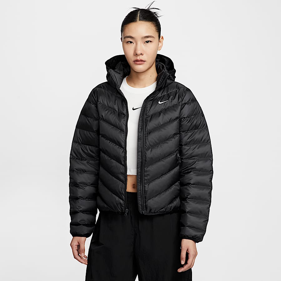 Nikeおすすめのウィメンズ向け冬用アウター.オンラインストア (通販サイト)